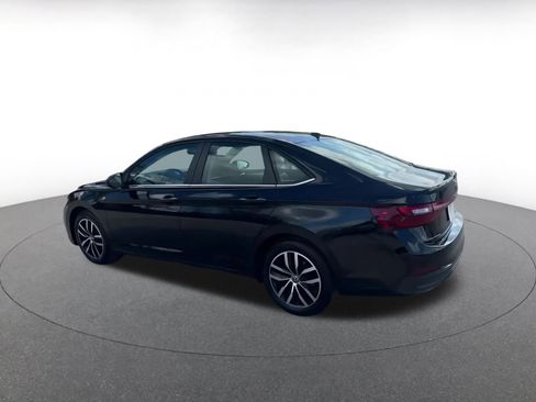 Used 2025 Volkswagen Jetta SE image 10