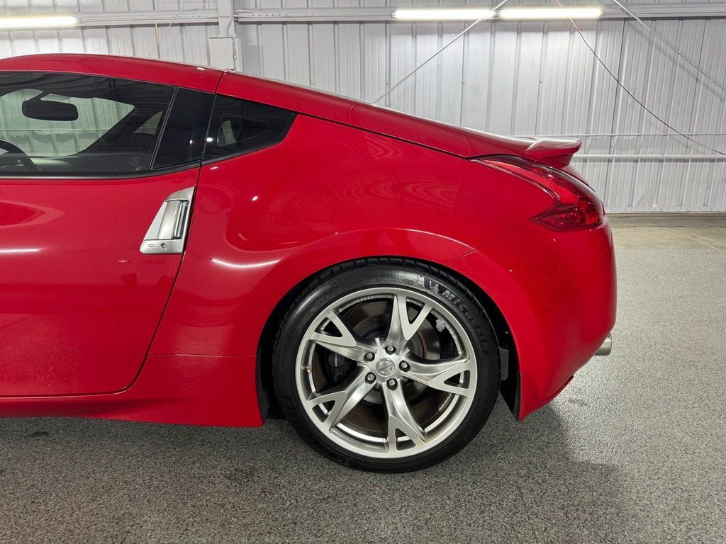 Used 2011 Nissan 370Z Touring w/ Sport Pkg RWD image 13