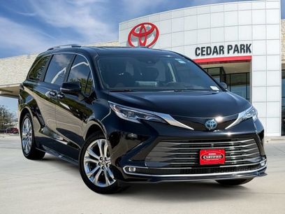 Used 2023 Toyota Sienna Platinum