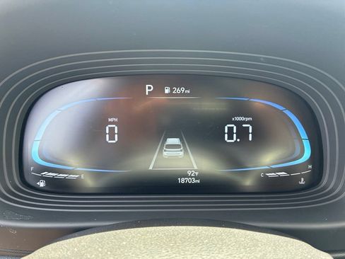 Used 2025 Hyundai Venue SEL FWD image 15