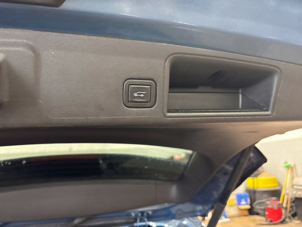 Used 2024 GMC Terrain SLT AWD/4WD image 24