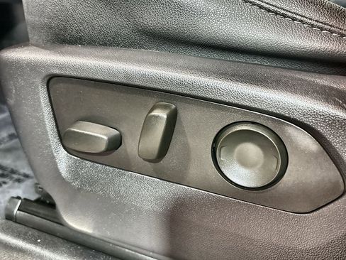 Used 2023 GMC Sierra 1500 SLT w/ SLT Convenience Package image 21