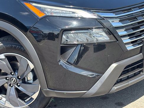 Used 2025 Nissan Rogue SV FWD image 5