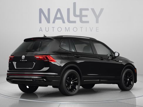 Used 2024 Volkswagen Tiguan SE R-Line FWD image 3