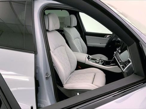 New 2026 BMW X5 xDrive40i w/ M Sport Package image 7