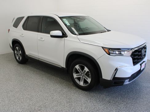 Used 2024 Honda Pilot EX-L image 4