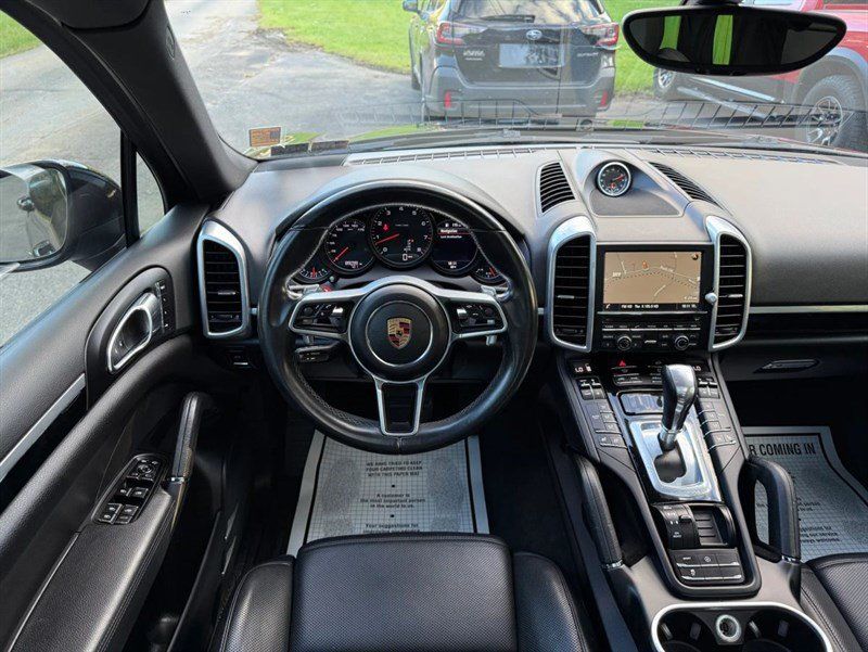Used 2016 Porsche Cayenne AWD/4WD image 14