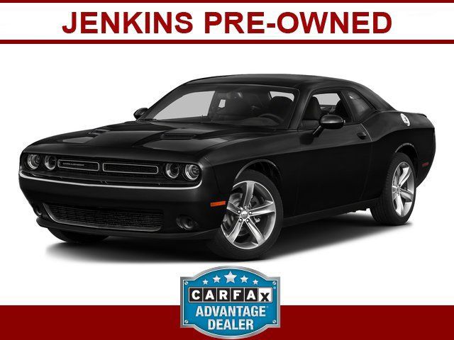 Used 2016 Dodge Challenger SXT w/ Blacktop Package RWD image 1