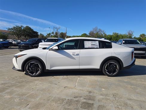 New 2025 Kia K4 EX image 5