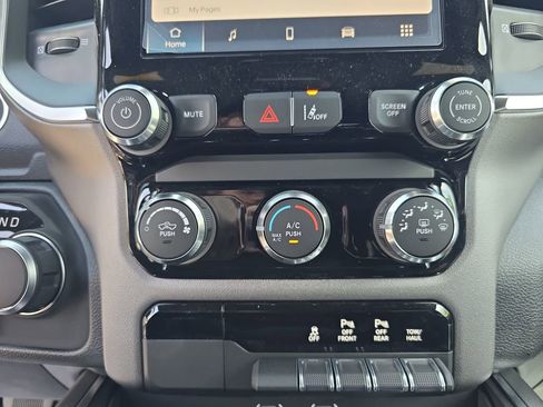 New 2026 RAM 1500 Express AWD/4WD image 21