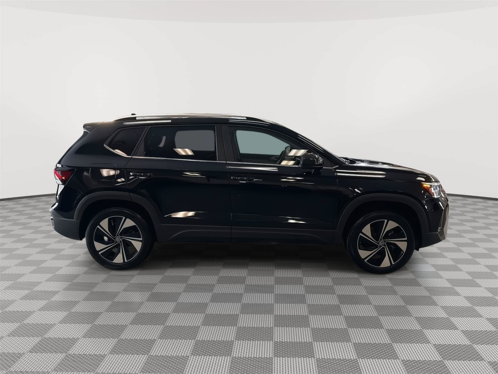 New 2026 Volkswagen Taos SE AWD/4WD image 5
