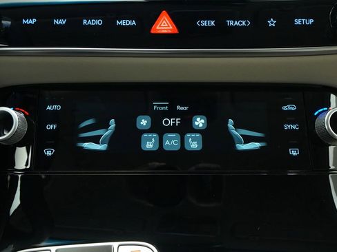 New 2026 Genesis GV70 2.5T AWD/4WD image 31