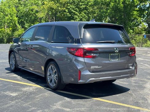 Used 2026 Honda Odyssey Touring image 7