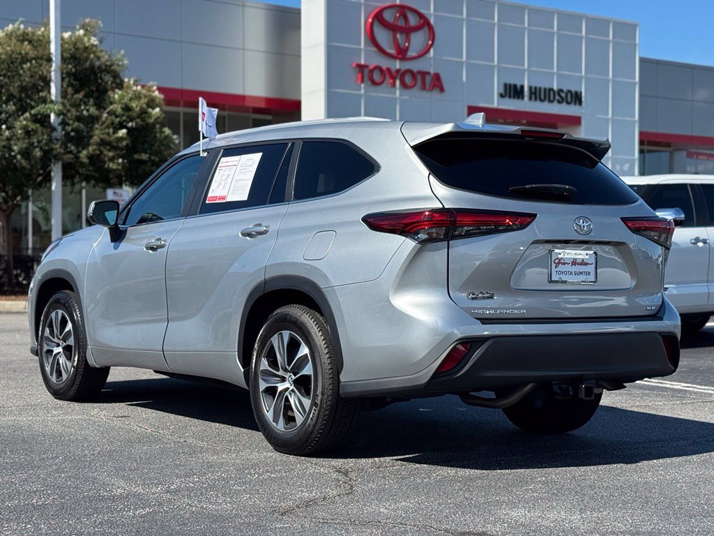 Used 2023 Toyota Highlander XLE FWD image 9