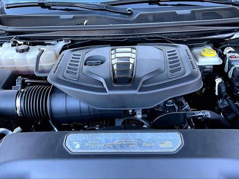 Used 2024 Jeep Wagoneer L Series II w/ Flexible Seating Group image 21