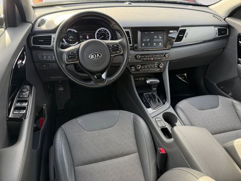 Used 2019 Kia Niro EX image 15