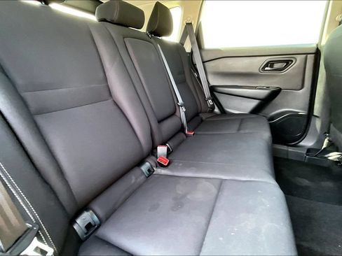 Used 2024 Nissan Rogue S FWD image 25
