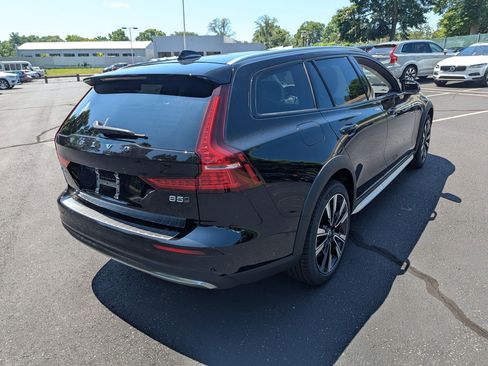 New 2026 Volvo V60 B5 Cross Country Ultra w/ Protection Package Premier image 4