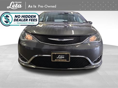 Used 2018 Chrysler Pacifica Touring-L FWD image 9