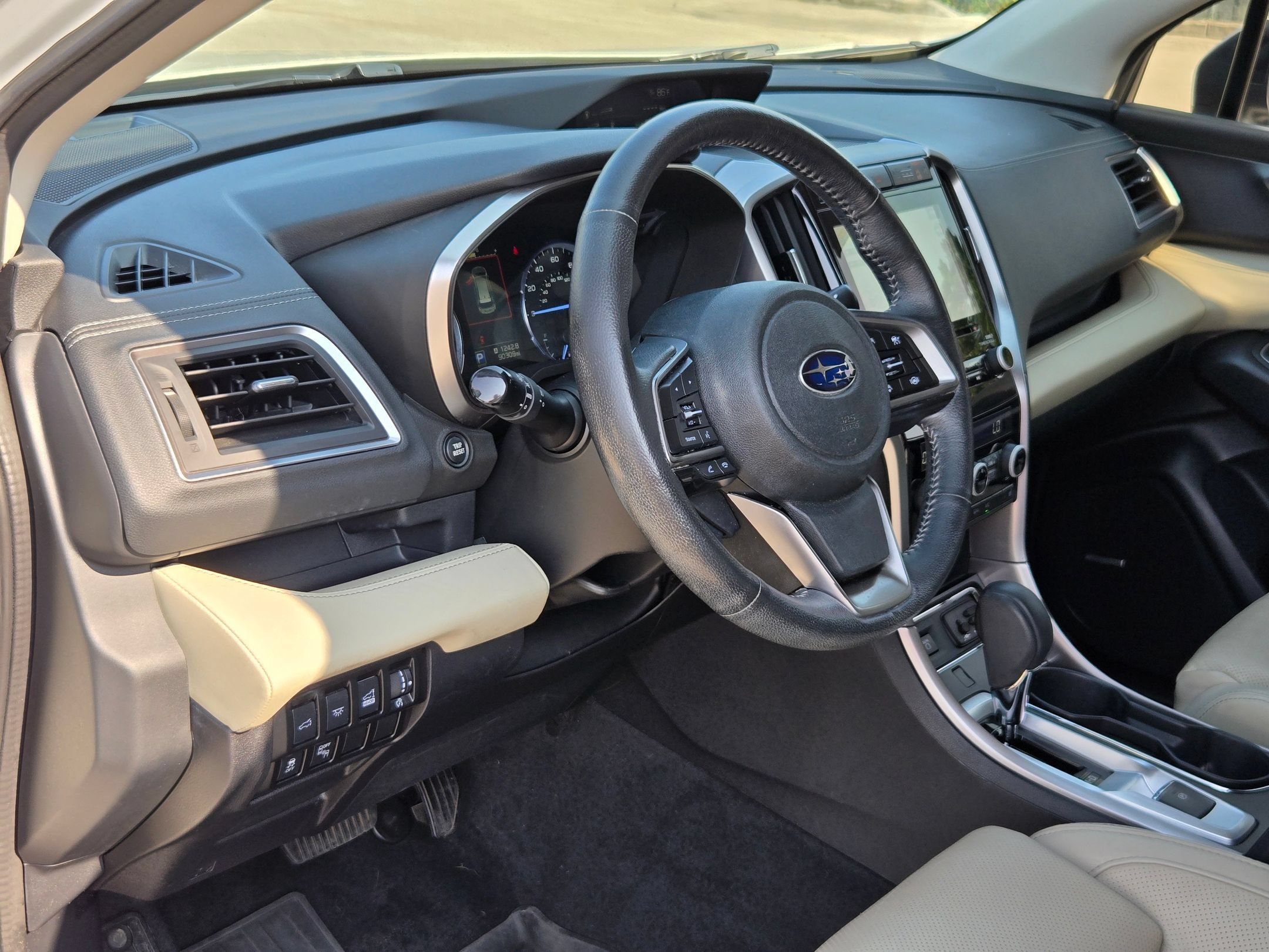 Used 2022 Subaru Ascent Limited w/ Technology Package AWD/4WD image 12