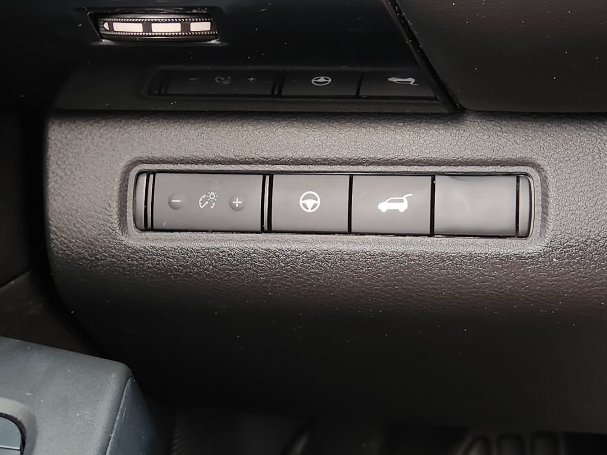 Used 2025 Nissan Pathfinder SV w/ Black Appearance Package FWD image 37