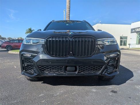 Used 2021 BMW X7 M50i image 8