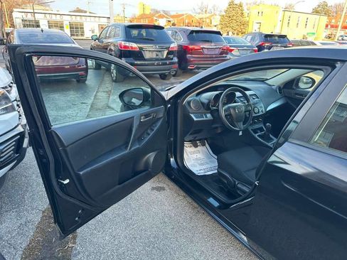 Used 2013 MAZDA MAZDA3 i Sport image 9