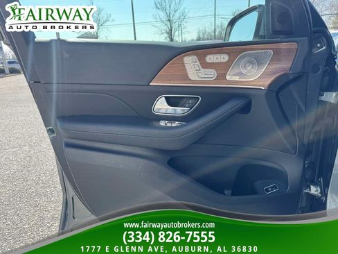 Used 2025 Mercedes-Benz GLS 450 4MATIC image 30