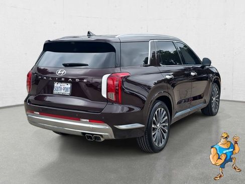 Used 2024 Hyundai Palisade Calligraphy image 5
