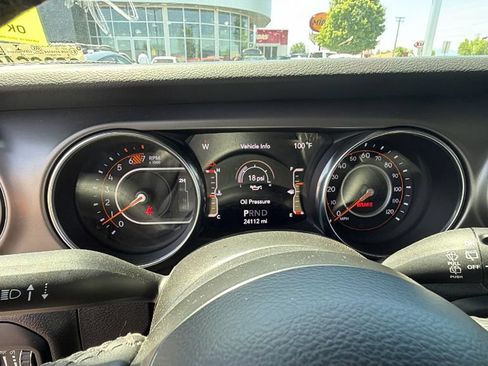 Used 2022 Jeep Wrangler Unlimited Sport AWD/4WD image 29