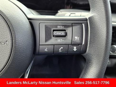 Used 2025 Nissan Kicks S AWD/4WD image 23