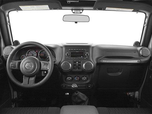 Used 2014 Jeep Wrangler Unlimited Sahara w/ Trailer Tow Group AWD/4WD image 3