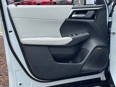 New 2025 Mitsubishi Outlander SE image 19