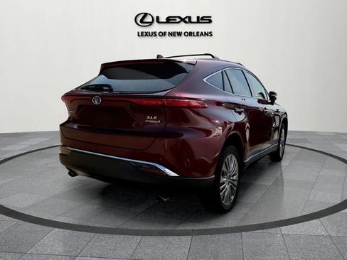 Used 2021 Toyota Venza XLE image 6