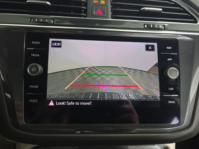 Used 2023 Volkswagen Tiguan SEL R-Line AWD/4WD image 19