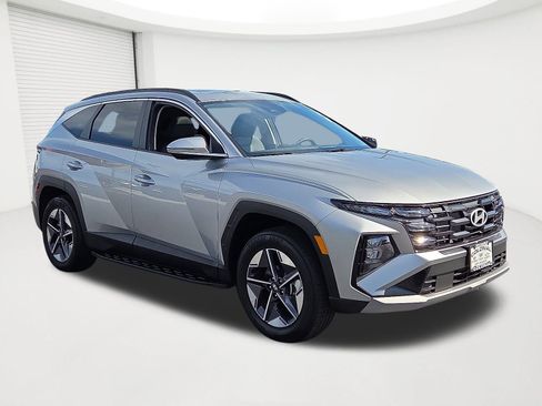 Used 2025 Hyundai Tucson SEL image 3