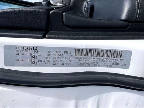 Certified 2018 Jeep Grand Cherokee Laredo image 33