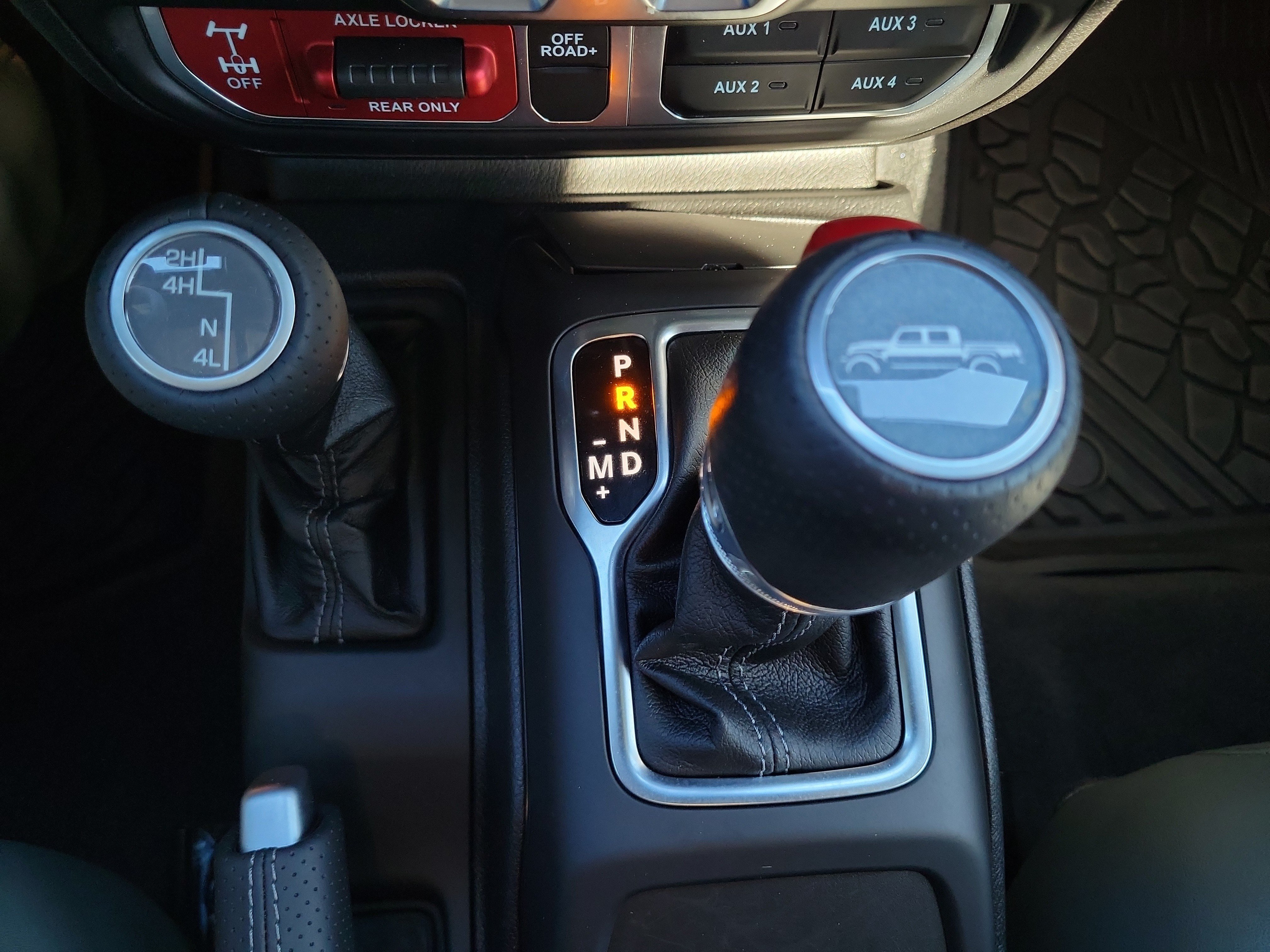 Used 2025 Jeep Gladiator Mojave w/ Safety Group AWD/4WD image 24