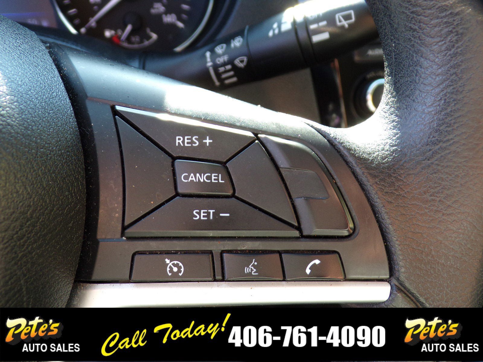 Used 2018 Nissan Rogue S AWD/4WD image 30