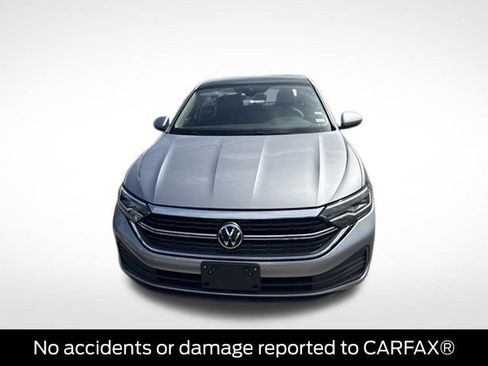 Used 2024 Volkswagen Jetta SE FWD image 2