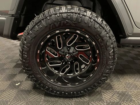 Used 2023 Jeep Wrangler Unlimited w/ Sun & Screen Package image 23