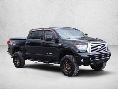 Used 2012 Toyota Tundra 4x4 CrewMax image 3