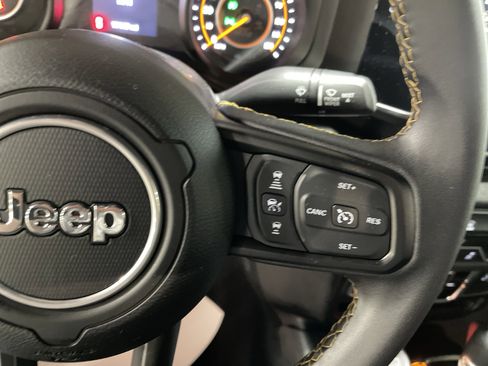 Used 2024 Jeep Gladiator Sport image 18