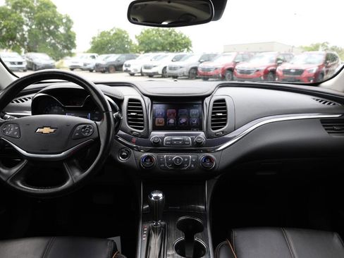 Used 2018 Chevrolet Impala Premier w/ Premier Confidence Package FWD image 14