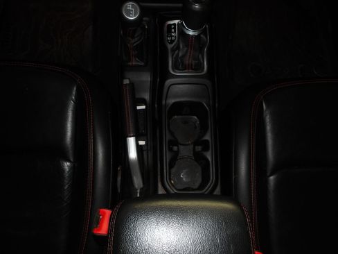 Used 2018 Jeep Wrangler Unlimited Rubicon AWD/4WD image 13