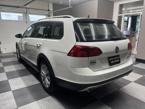 Used 2017 Volkswagen Golf Alltrack SE AWD/4WD image 5