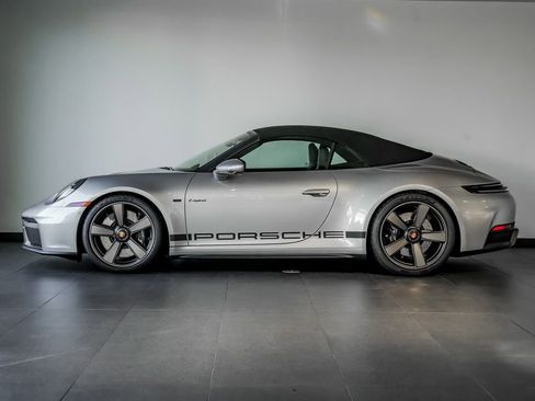 Used 2026 Porsche 911 Carrera GTS image 2