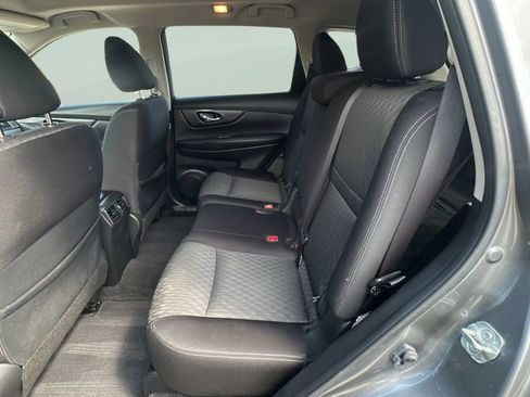 Used 2019 Nissan Rogue SV w/ Sun & Sound Touring Package AWD/4WD image 18