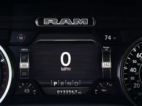 Used 2024 RAM 2500 Laramie image 17