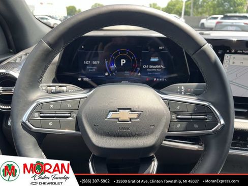 Used 2026 Chevrolet Equinox LT FWD image 19